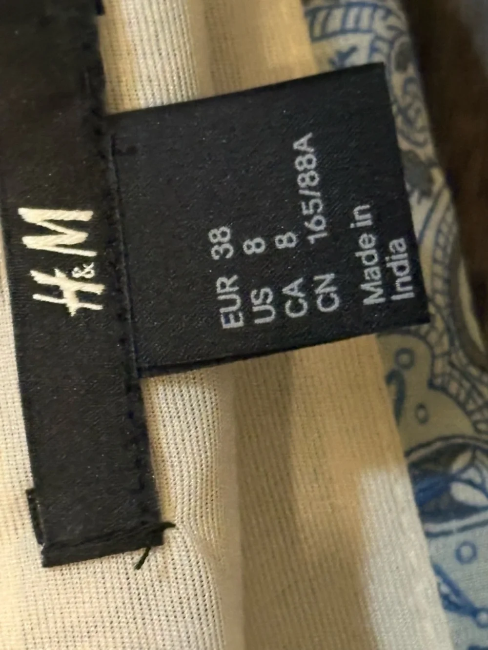 H&M Blue Paisley V-Neck Maxi Dress Size 8 - Picture 4 of 4